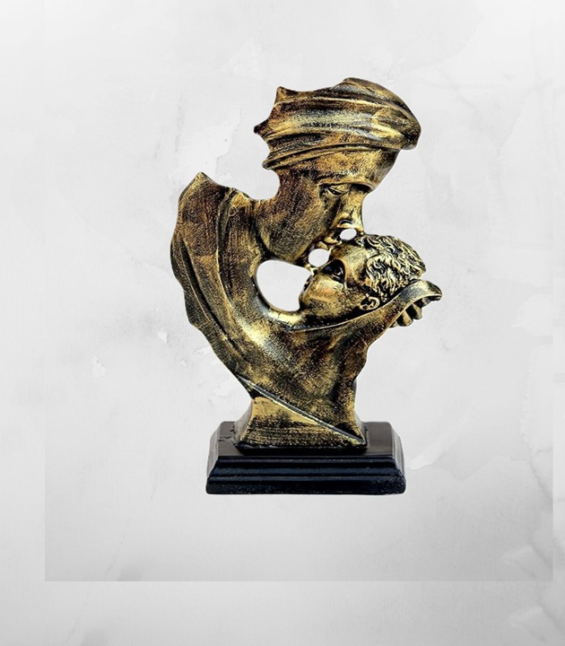 Handcrafted-Mother-Love-Figurine1.jpg